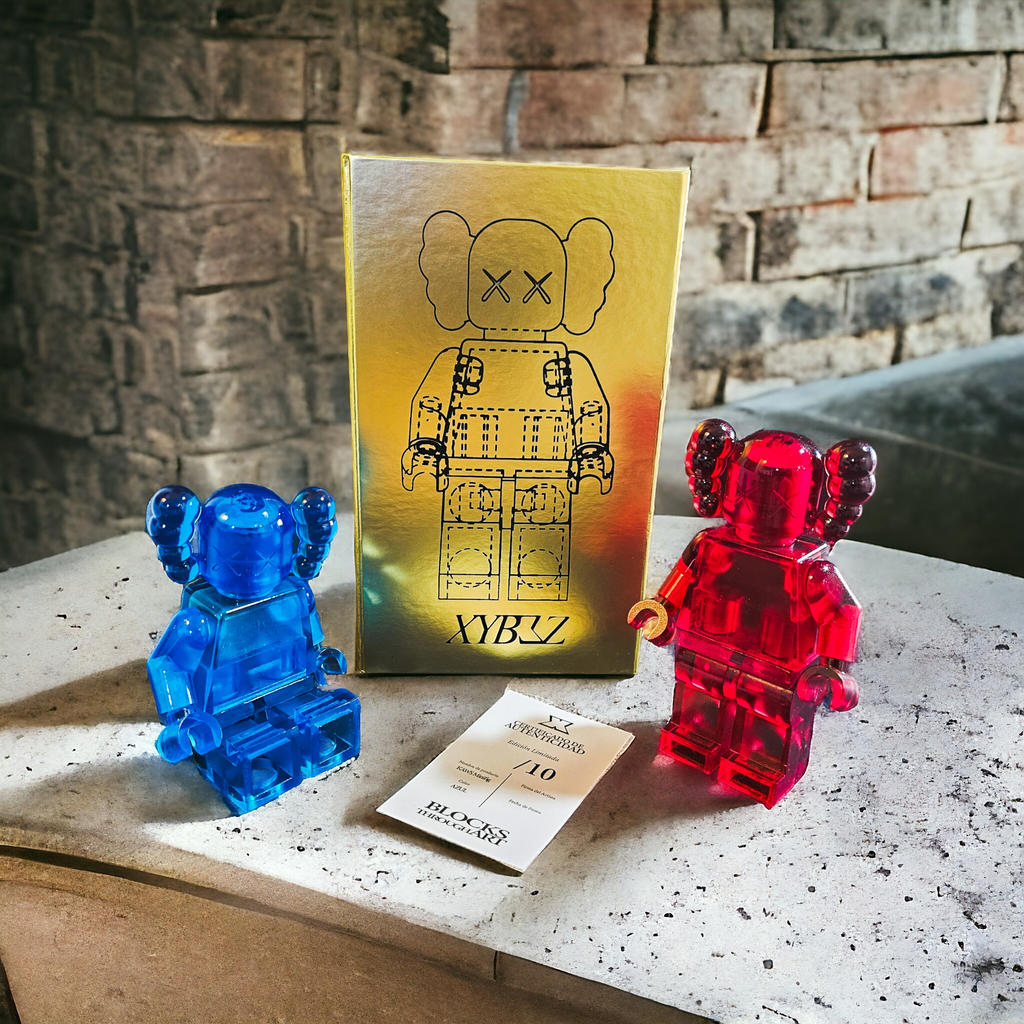 XYBEZ x KAWS Minifigure - Arttoy Edición Limitada