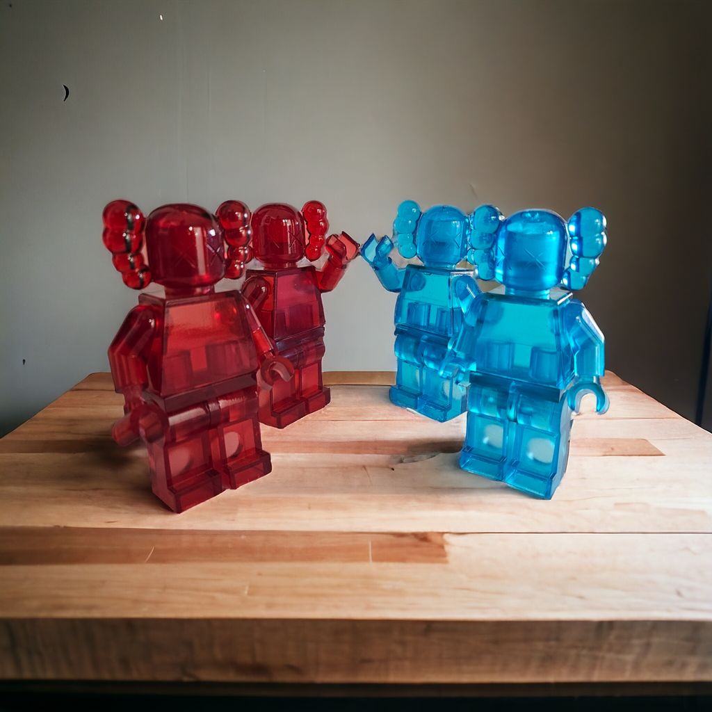 XYBEZ x KAWS Minifigure - Arttoy Edición Limitada